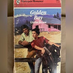 Paperback Harlequin Vintage Book Golden‎ Bay